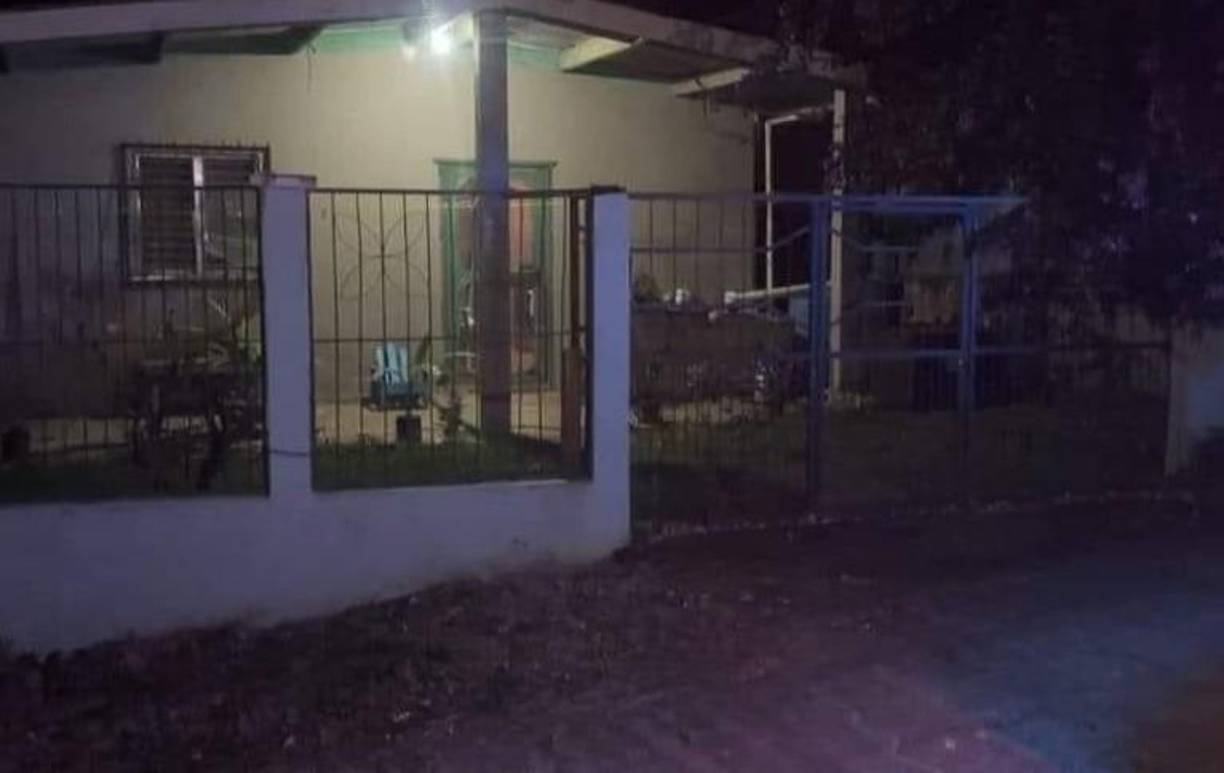 Hombres armados llegaron hasta la casa de Vanessa para quitarle la vida. 