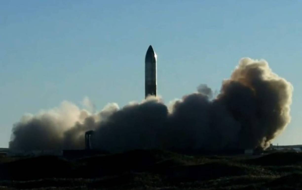 Los motores se reiniciaron segundos antes de aterrizar en un esfuerzo por frenar la nave, pero sin embargo no pudo evitar ello que se estrellara con fuerza contra la Tierra.