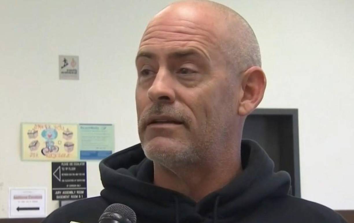 “Está alargando esto tanto como puede, ¿sabes? Esta cosa de la “locura”, no hay manera. Hay demasiadas pruebas allí para que todos las vean. Él no está loco. No estaba loco. Sabía exactamente lo que estaba haciendo”, aseguró Martín Castro Jr, padre de Karina.