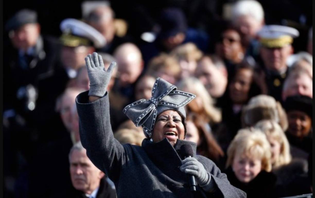 Franklin ha cantando para dos diferentes presidentes de los Estados Unidos: cantó en la posesión del presidente demócrata, Bill Clinton, en 1993, y en enero de 2009 en la investidura presidencial de Barack Obama.<br/>