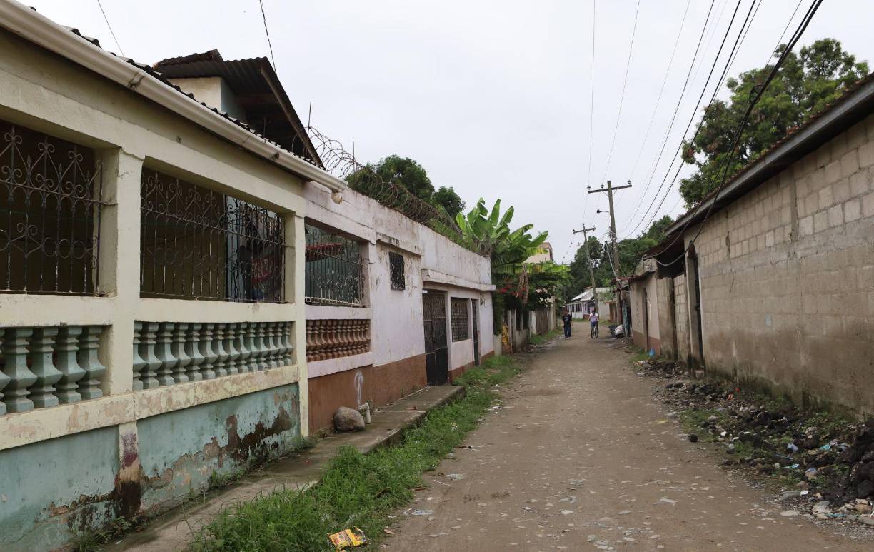 La empresa estatal no se atreve a cortar energía eléctrica, como tampoco realizar la medición, por dominio de pandillas en ciertas colonias y barrios de la ciudad. 