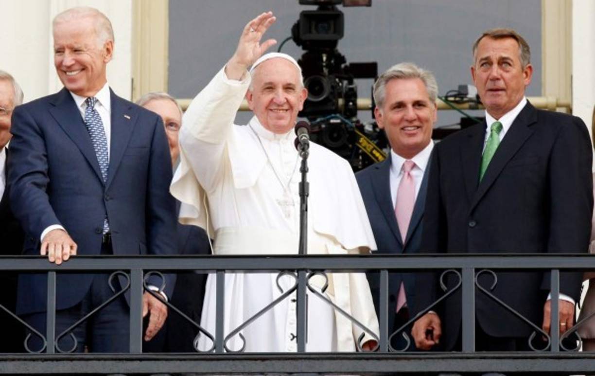John Boehner, el líder de los republicanos en el Congreso estadounidense se mostró conmovido por la recepción de unas 50,000 personas al Papa Francisco en las afueras del capitolio.