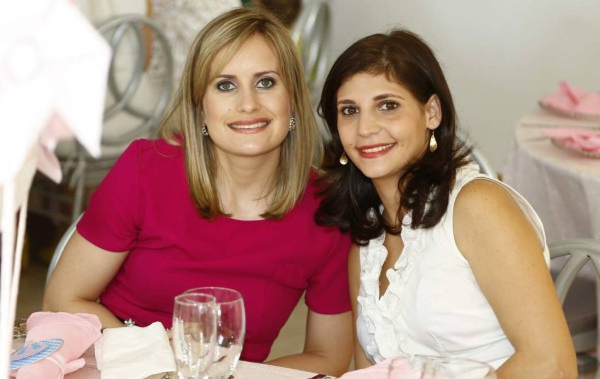 Michelle Yibrín y Rebecca Yuha .