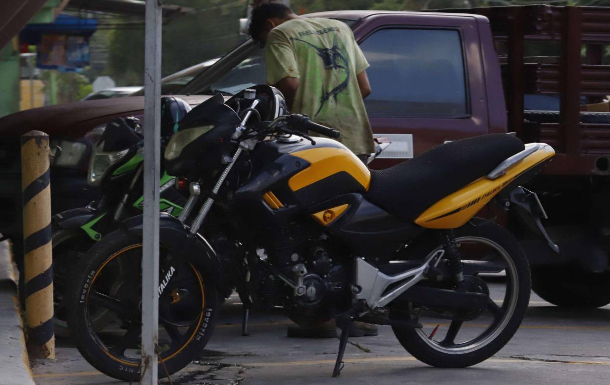 No comprar motocicletas ni carros sin su respectiva documentación y al momento de hacer una adquisición o venta que sea en un lugar seguro, de preferencia frente a una estación policial. También se debe evitar dejar las motocicletas afuera de la vivienda. 