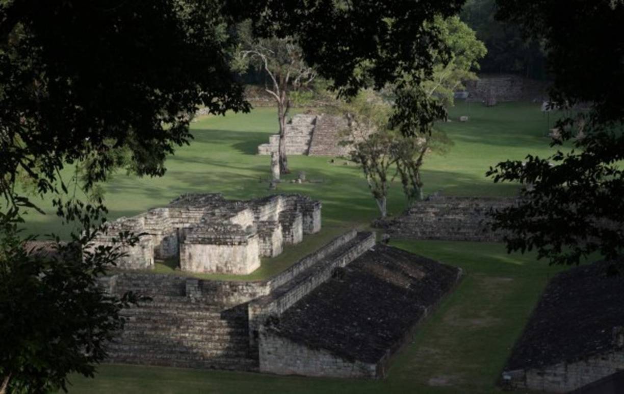 La vista aérea de la plaza de estelas, el campo de pelota y la escalinata impresiona a los turistas de Honduras y el mundo.