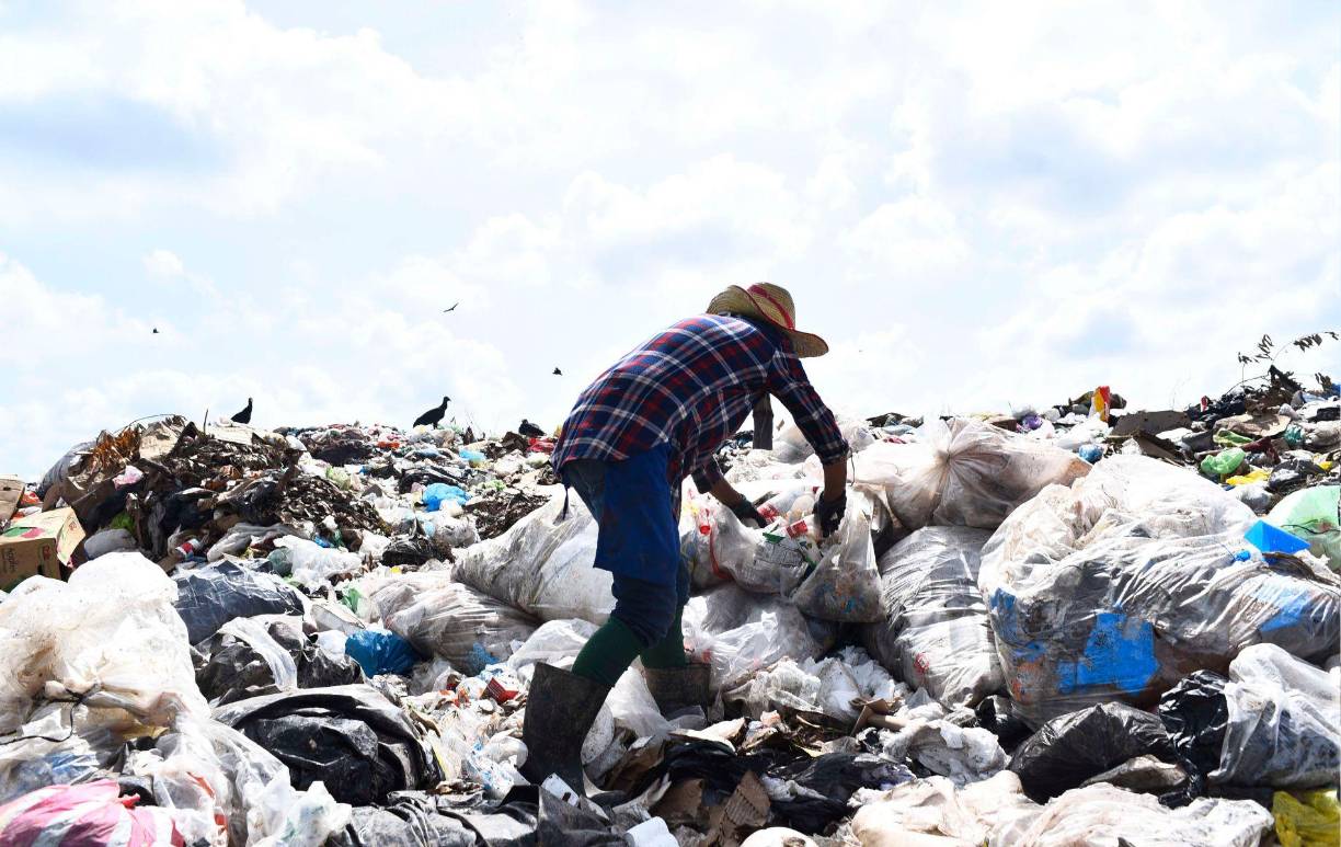Las historias son similares, unas peores o mejores que otras, pero todos enfrentan la misma crisis económica y social del país. 