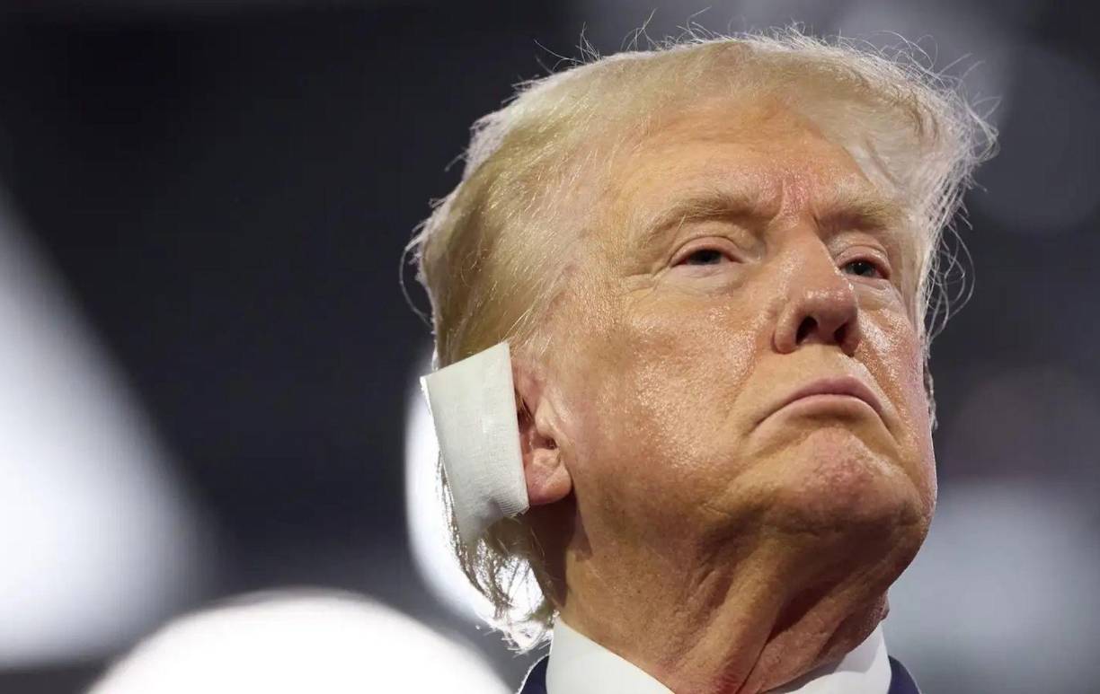 Trump también gozará de beneficios adicionales como acceso a la Casa Blanca, la protección del Servicio Secreto y el uso de propiedades del gobierno federal, lo que incluye una residencia oficial y un equipo de apoyo administrativo.