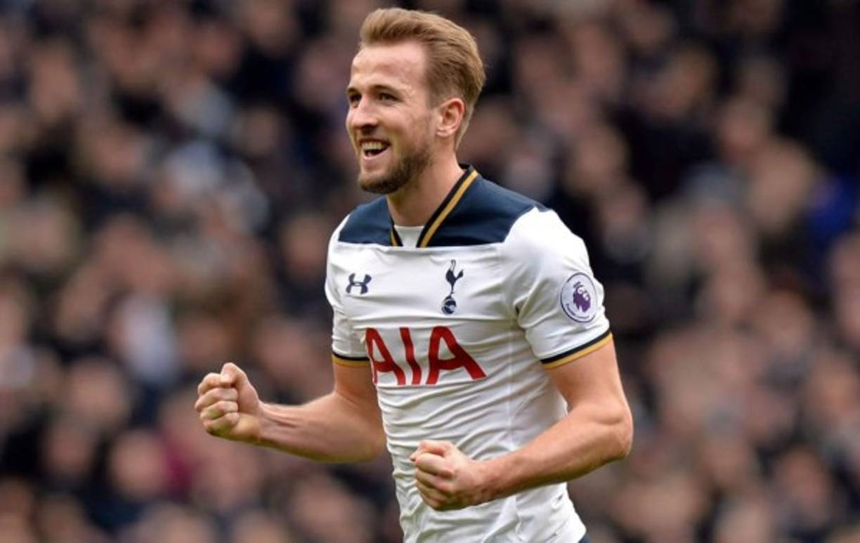 ​Florentino Pérez esta como loco por Harry Kane, el goleador del 2017 del Tottenham, hasta llegar al punto de ofrecer a tres jugadores importantes del Real Madrid, con tal de cerrar este año la incorporación. El presidente del Real Madrid dará sus mejores fichas para poder llevárselo, ssí lo informan diarios españoles. La operación que busca Florentino es dar uno de estos tres jugadores Gareth Bale, Luka Modric o Mateo Kovacic y ofrecer 100 millones de euros por el delantero inglés, puesto que es demasiado costoso.