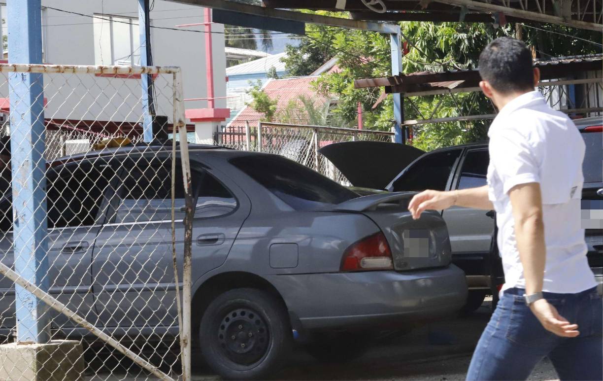 Al momento de transitar por las calles verificar que no sean seguidos por vehículos sospechosos. 
