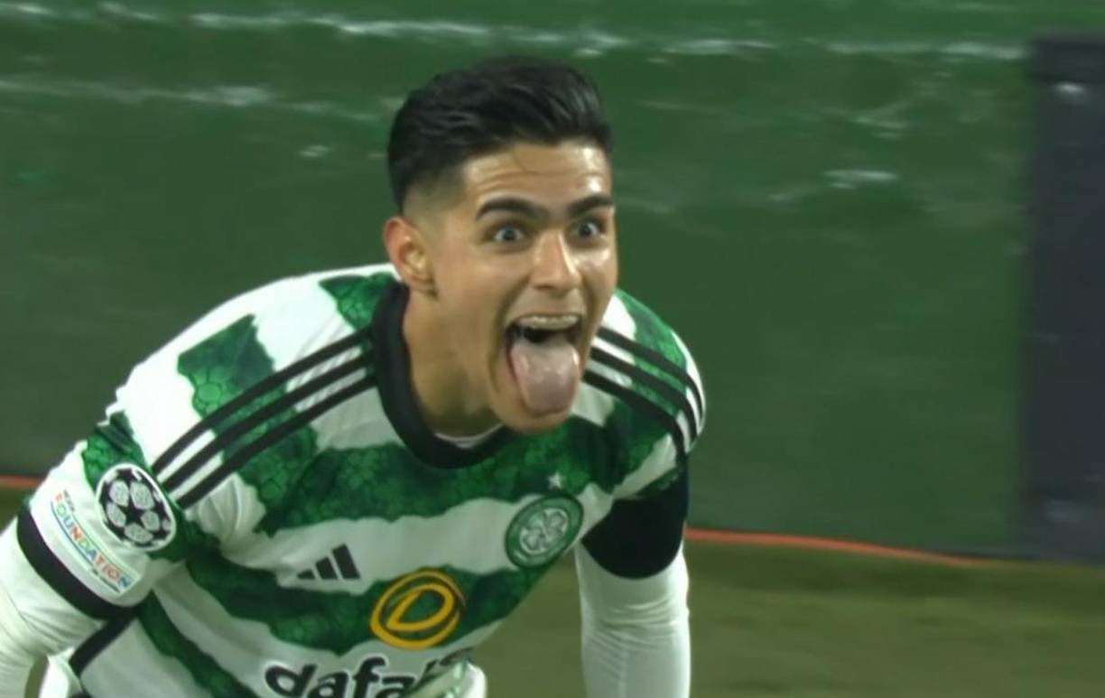 Luis Palma inclusive sacó la lengua tras su golazo ante los colchoneros. 