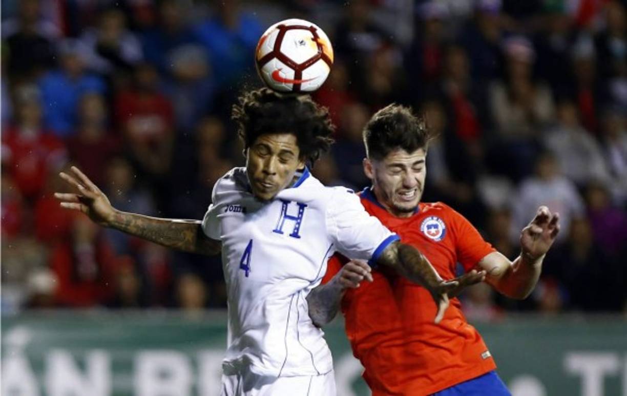 Henry Figueroa (26 años) - Defensa central de la Liga Deportiva Alajuelense de Costa Rica.