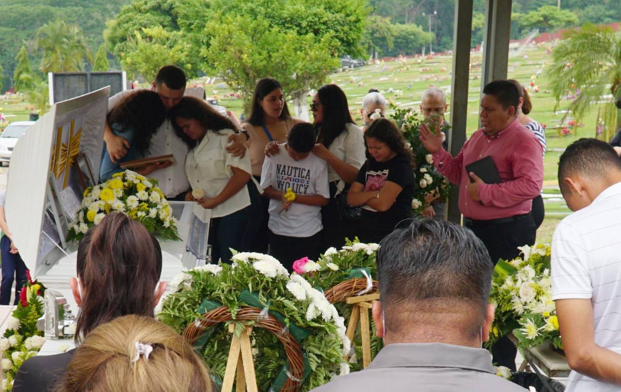 “Tenía planes y trabajaba conmigo, era mi sucesora, mi mano derecha”, dijo.