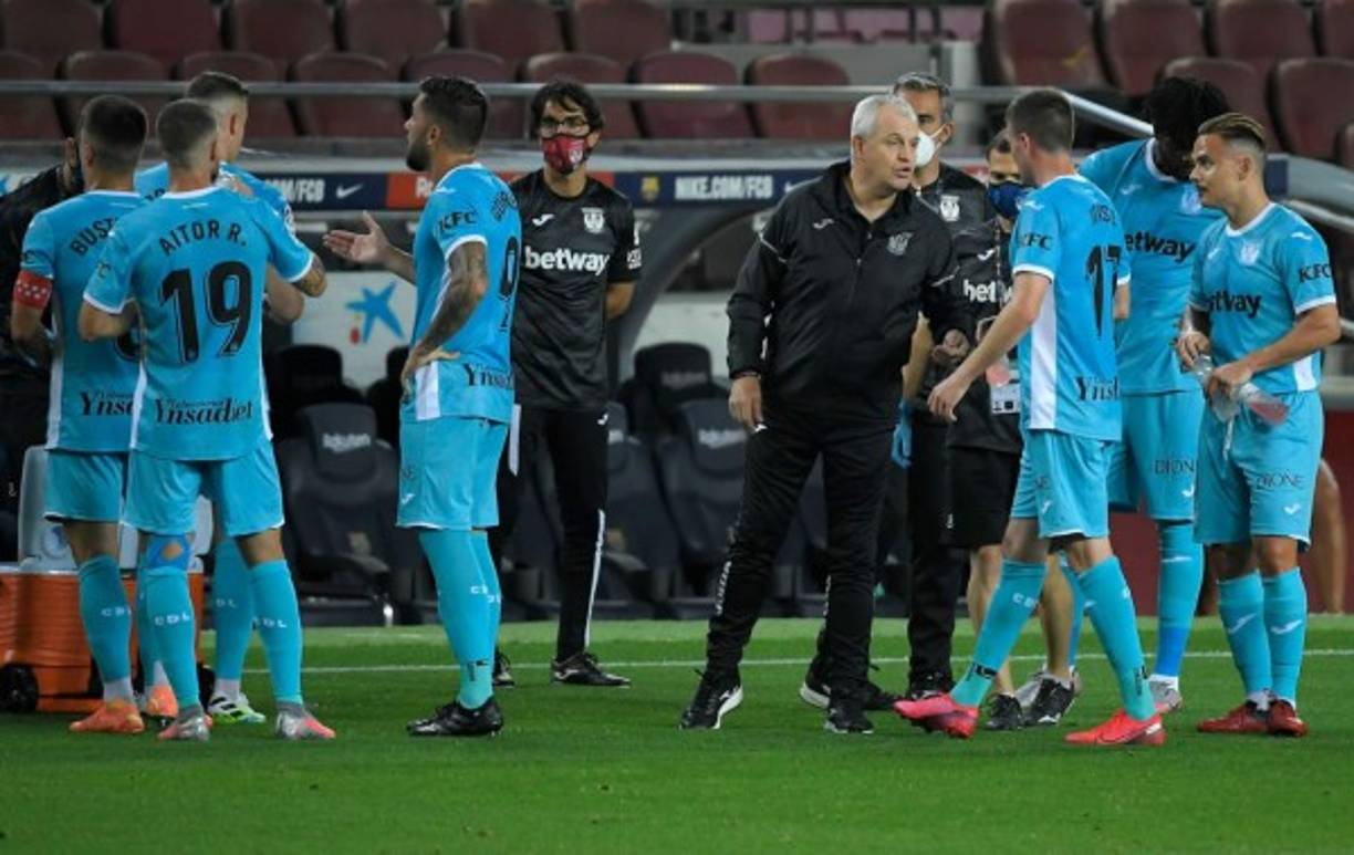 Los jugadores del Leganés también se hidrataron.