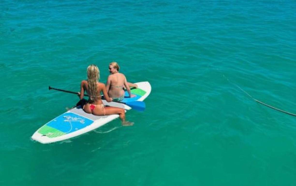 Disfrutar de la playa es uno de los pasatiempos favoritos de las hermanas Kjaer.