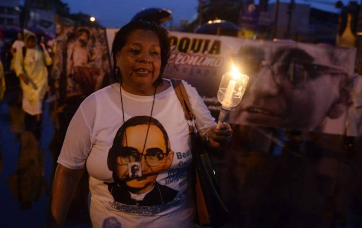 La peregrinación comenzó ayer a las 17:00 horas locales (23:00 GMT). Foto AFP.