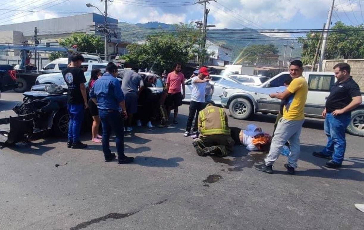 El accidente ocasionó un enorme tráfico vehícular en el lugar. 