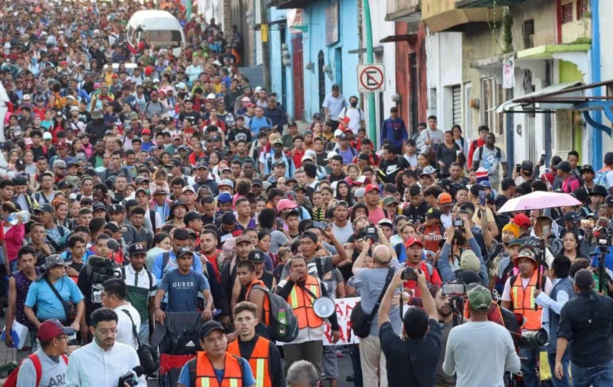 La migración de hondureños hacia Estados Unidos ha sido una constante en las últimas décadas, impulsada por factores como la violencia, la inseguridad y la falta de oportunidades laborales en su país de origen.