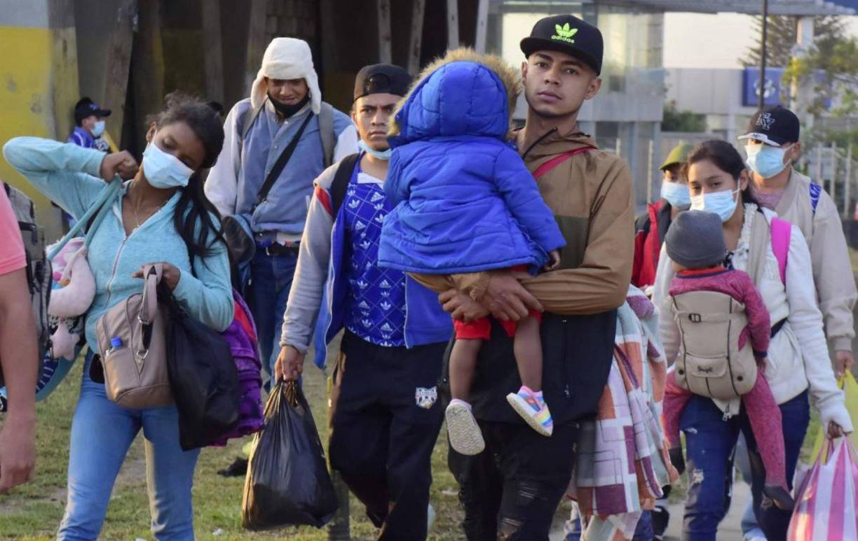 En 2023, las remesas de los migrantes hondureños en Estados Unidos sumaron más de 9,176 millones de dólares, representando el 98.3% de las transferencias recibidas por el país.