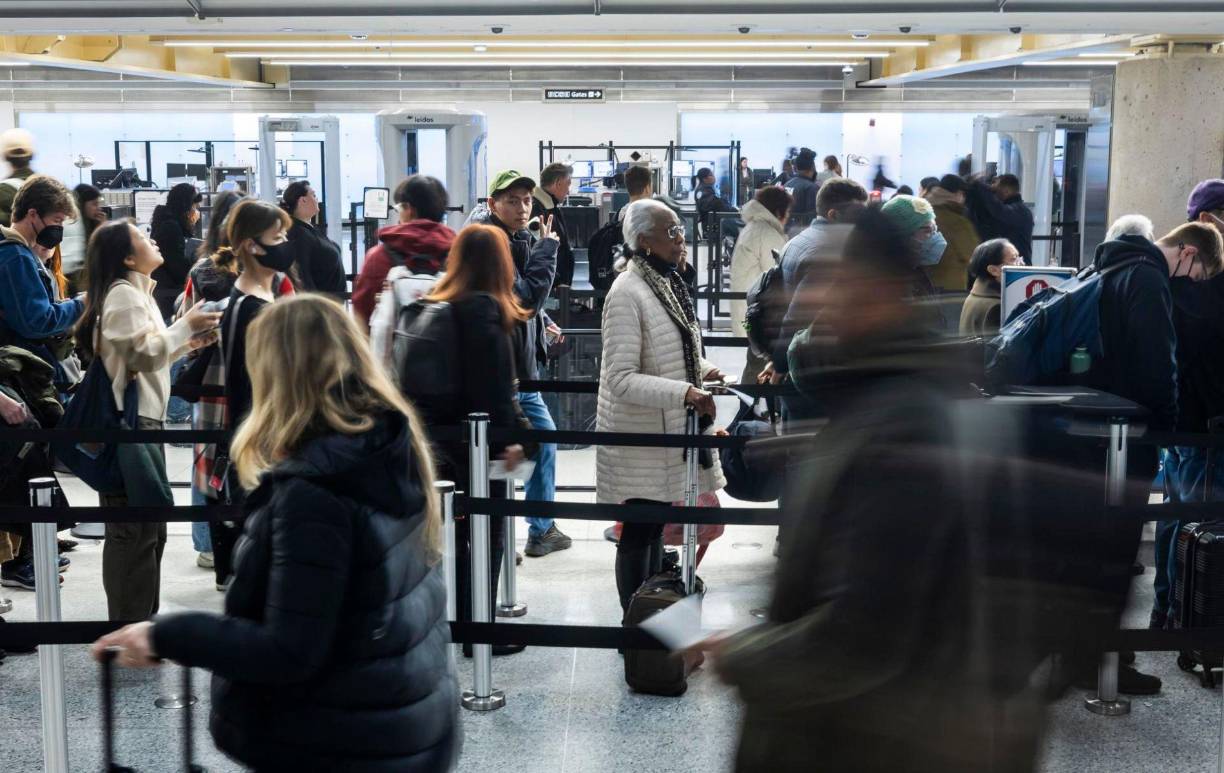 La TSA está lista para procesar a más de 18 millones de viajeros en aeropuertos de todo el país, lo que representa un aumento del 6% respecto al año pasado.