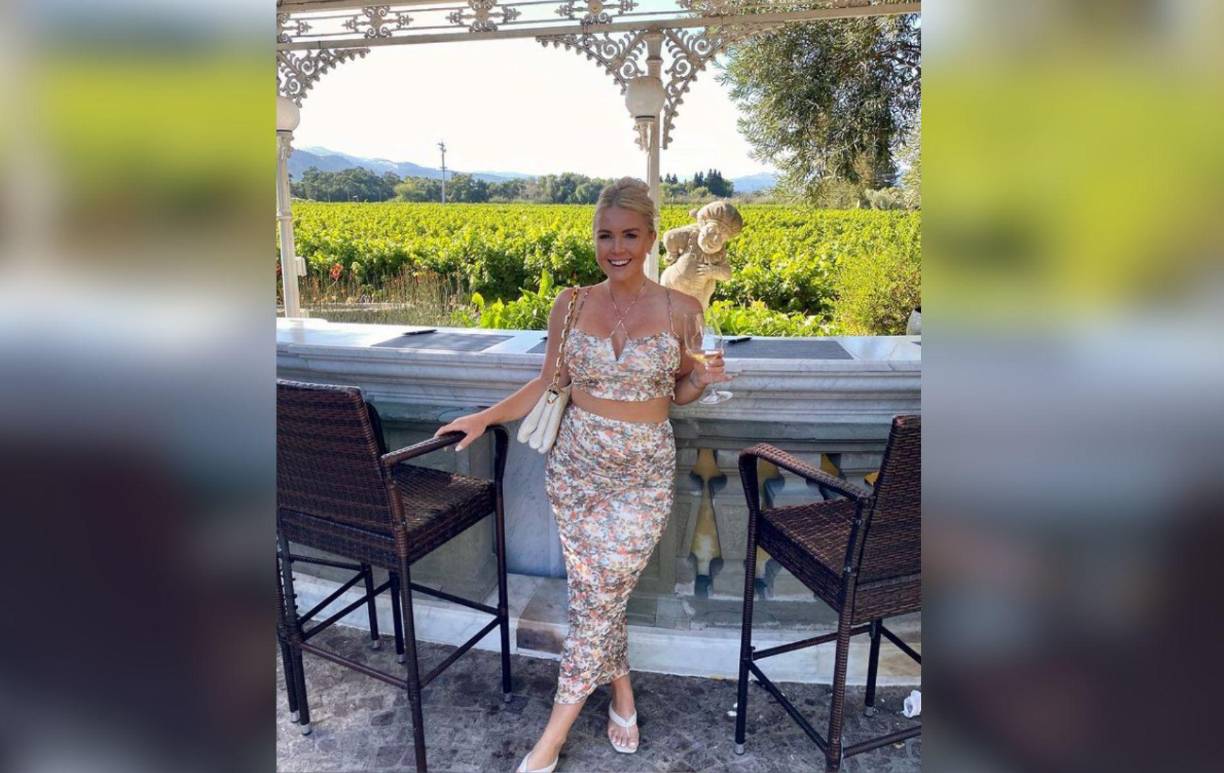 La guapa joven es muy activa en Instagram, donde acumula 113 mil seguidores. Suele compartir fotografías de su vida personal y laboral. 