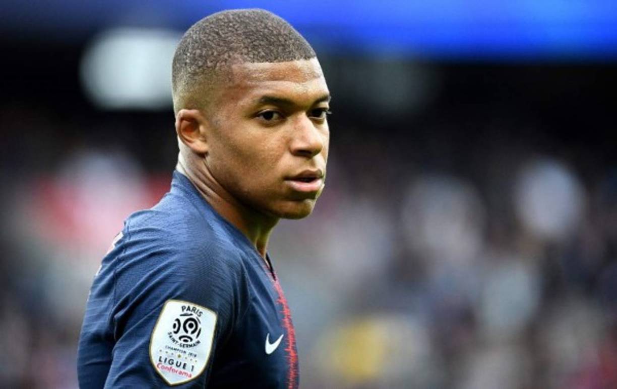Kylian Mbappé parece ser el favorito de Florentino Pérez para esta temporada, por lo que esperan que el PSG sea castigado por el Fair Pay Financiero y buscar el fichaje del ariete galo.