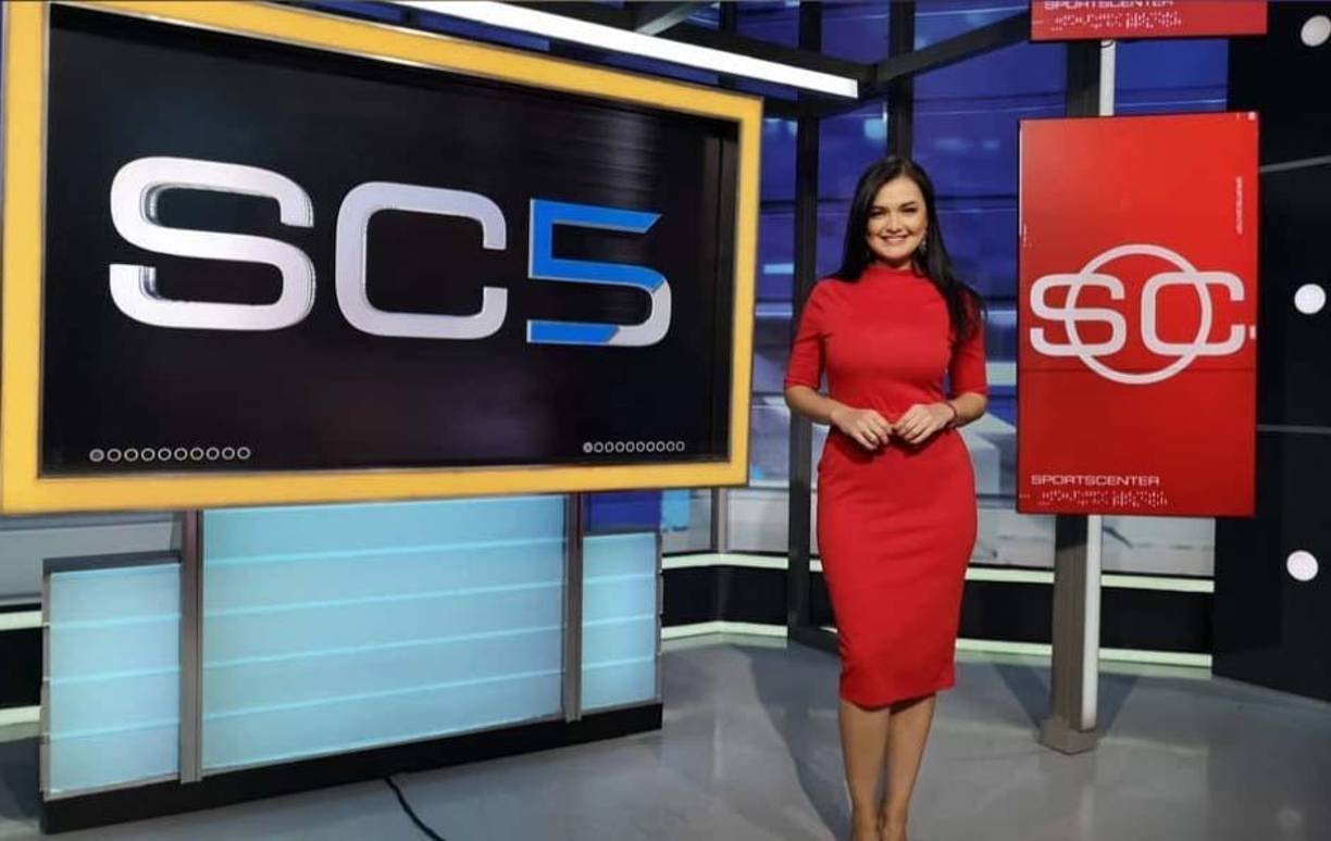 Natalia Álvarez: Linda periodista deportiva de Costa Rica que labora en ESPN.