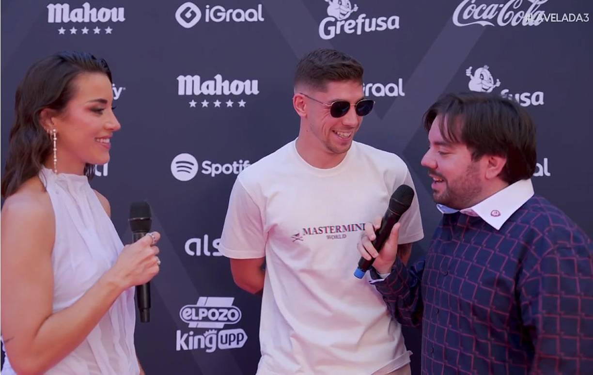 El futbolista uruguayo Fede Valverde, del Real Madrid, sorprendió con su presencia en la Velada del Año 3. Fue abucheado por algunos aficionados, seguramente del Atlético.