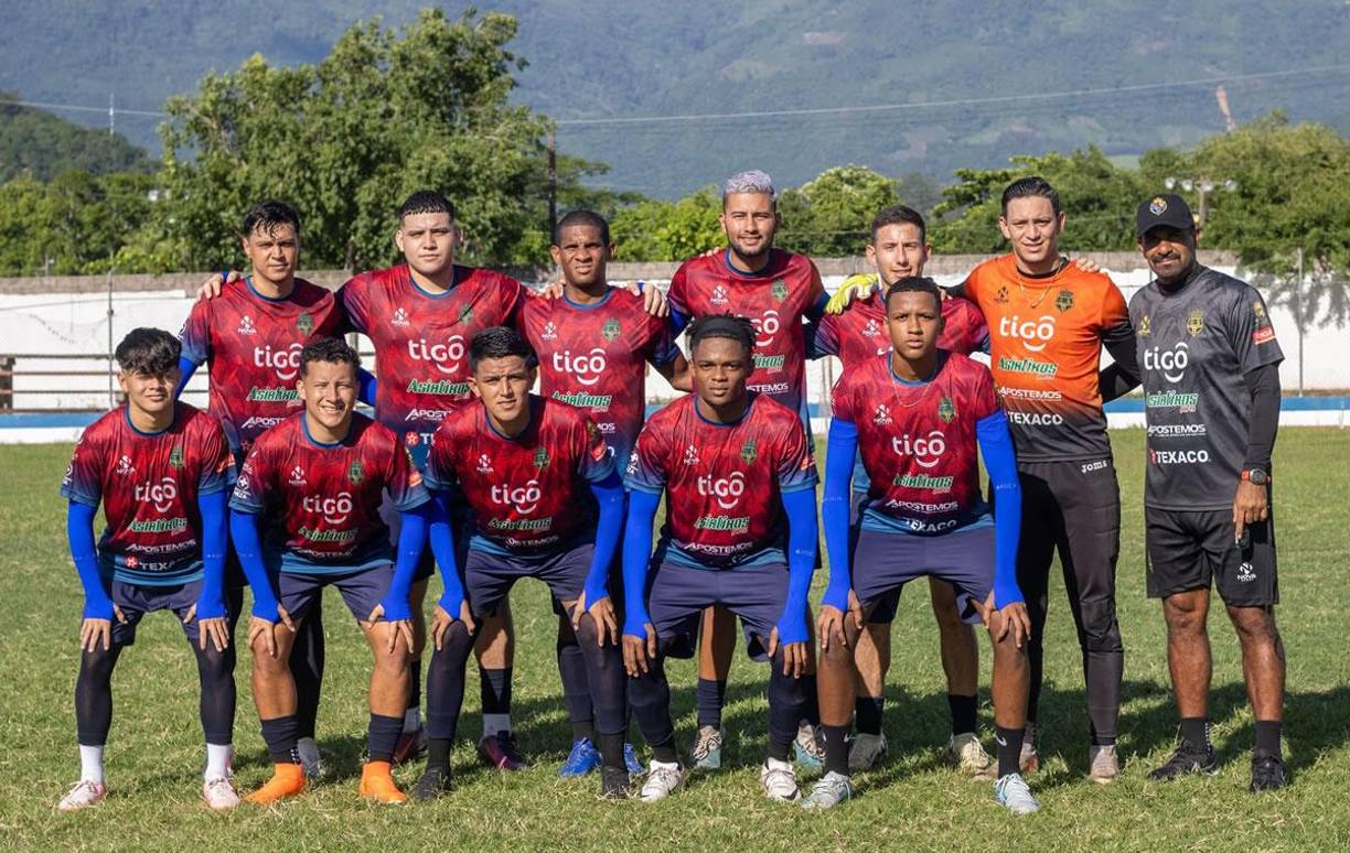 “Aprovechamos esta ocasión para aclarar que, lamentablemente, han circulado informaciones erróneas en algunos medios de comunicación respecto a esta situación”, dice la publicación de los pateplumas.