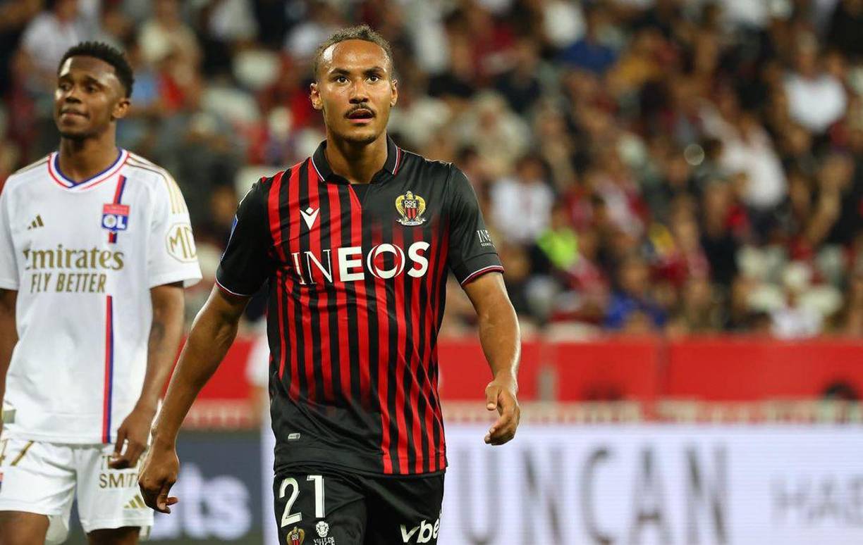 El club, que tenía programado un entrenamiento abierto a la prensa, pidió la salida de los periodistas y anunció que se retrasa la conferencia previo al duelo liguero de este domingo contra el Brest.