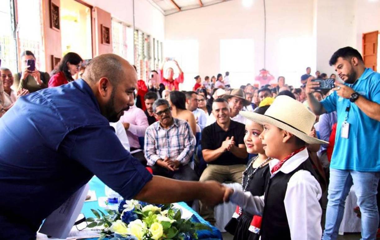 El pasado domingo, Sponda aseguró en entrevistas que las precipitaciones en los departamentos de Choluteca y Valle terminarían afectando a Tegucigalpa, desafiando las leyes de la <b>gravedad</b>.