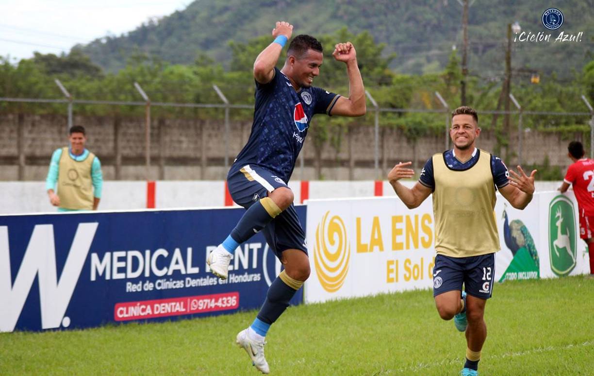 Walter Martínez: Al volante se le terminó su contrato con Motagua.