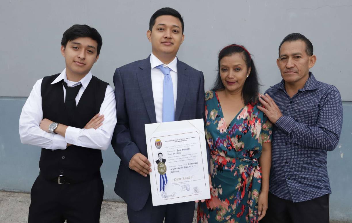 Darwin Díaz, José Díaz, Fátima Orellana y Oswaldo Díaz