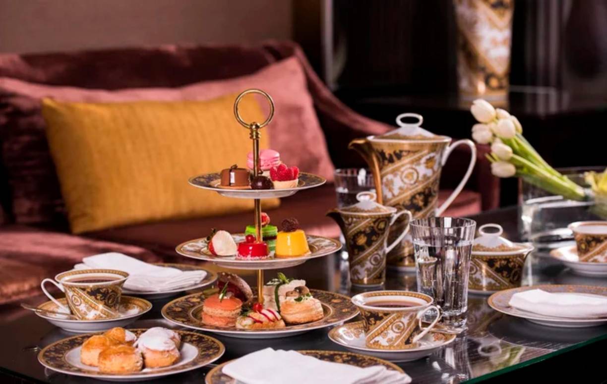 En el plano gastronómico, Cristiano puede degustar <b>“lo mejor de los platos de China, Japón, India y Oriente Medio, con los ingredientes más frescos a la carta”</b>.