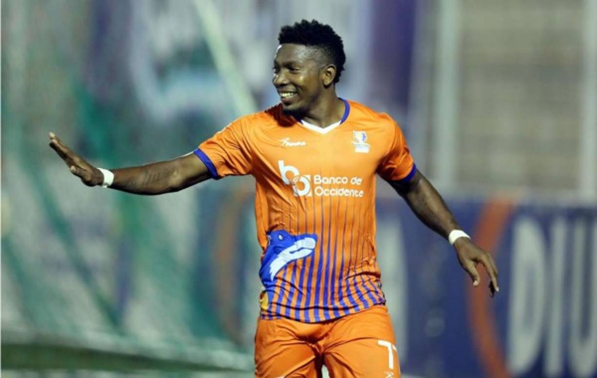 Franco Gütiy (UPN) - A base de goles, el delantero hondureño de 32 años fue el mejor hombre de la UPN que disputó la pentagonal. El de Santa Rosa de Aguán brilló en este equipo.