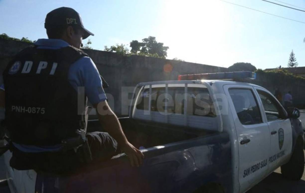 Cuando fue cuestionado del porqué de la fuga, si habían supuestamente policías y militares cuidándolo, afirmó: 'Estamos pendientes de confirmar, no sabemos quién estaba dándole seguridad a él'.<br/>