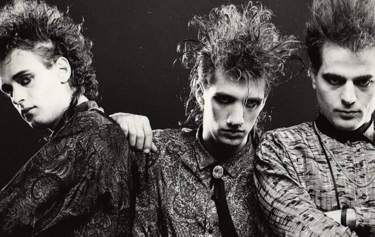Gustavo Cerati, izquierda, nació en 1959 y en 1982 se unió a Carlos Alberto Ficicchia 'Charly Alberti' (batería) -centro- y Héctor 'Zeta' Bosio (bajo) para formar Soda Stereo.