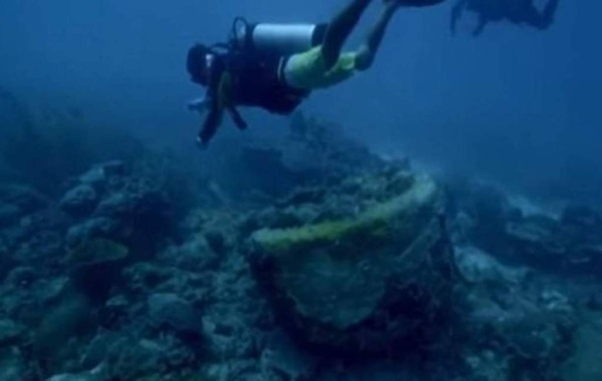 Dos exagentes de la CIA afirman haber encontrado un narco submarino que pertenecía al legendario capo colombiano, Pablo Escobar. Según los informes de inteligencia, en ese submarino, el capo podría haber escondido una fortuna que ronda los 70.000 millones de dólares. El líder del cártel de Medellín, abatido el 2 de diciembre de 1993, utilizaba los submarinos para evadir los controles marítimos y transportar toneladas de cocaína desde Colombia hacia Puerto Rico, desde donde eran enviadas en lanchas hacia Florida, Estados Unidos.