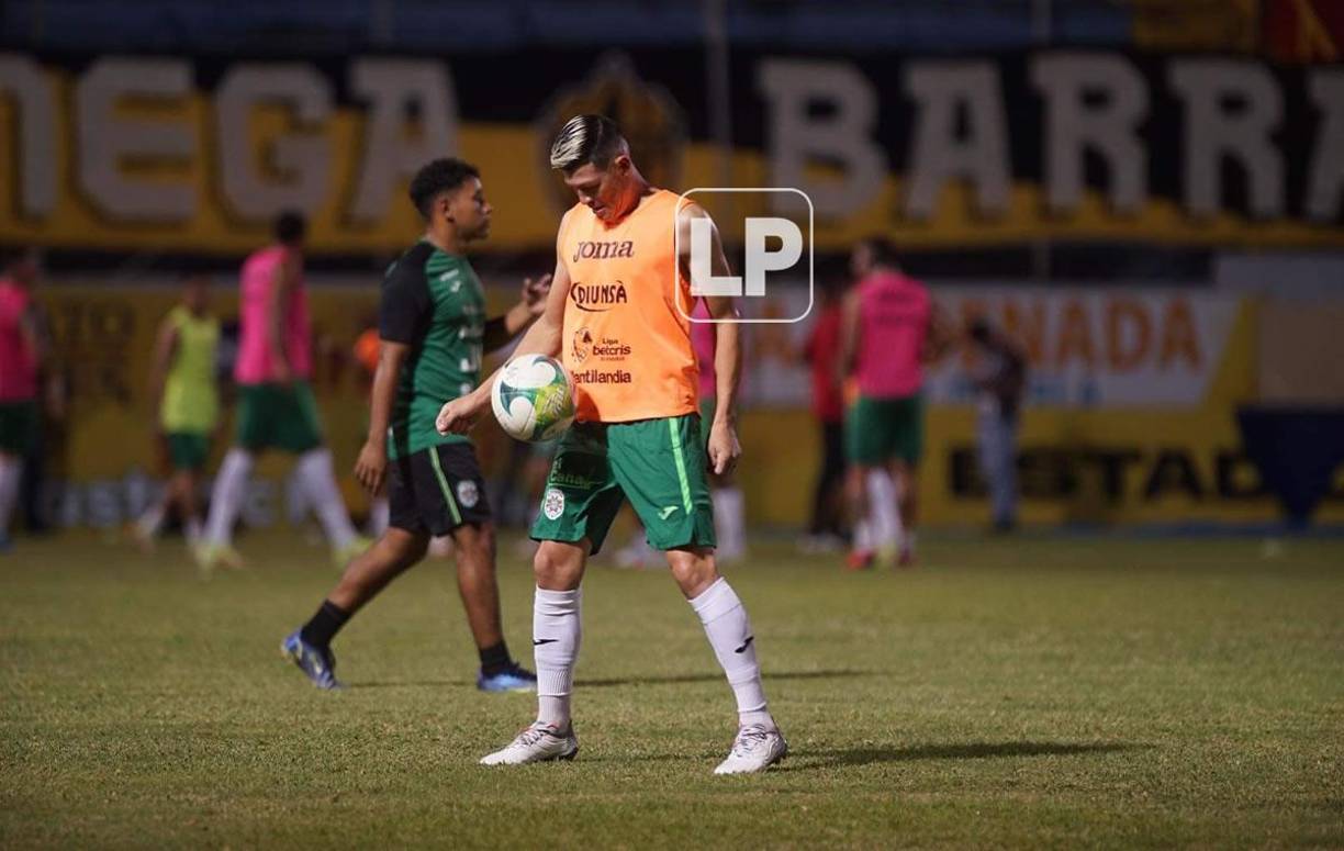 Francisco Martínez demostró su técnica ante la mirada de los presentes en el Morazán.