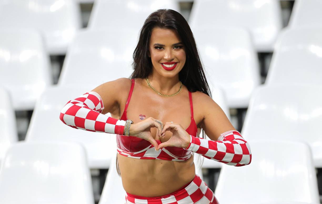 La hermosa modelo croata Ivana Knoll aumentó su popularidad y aclaró una picante propuesta sobre si Croacia gana el Mundial de Qatar 2022.