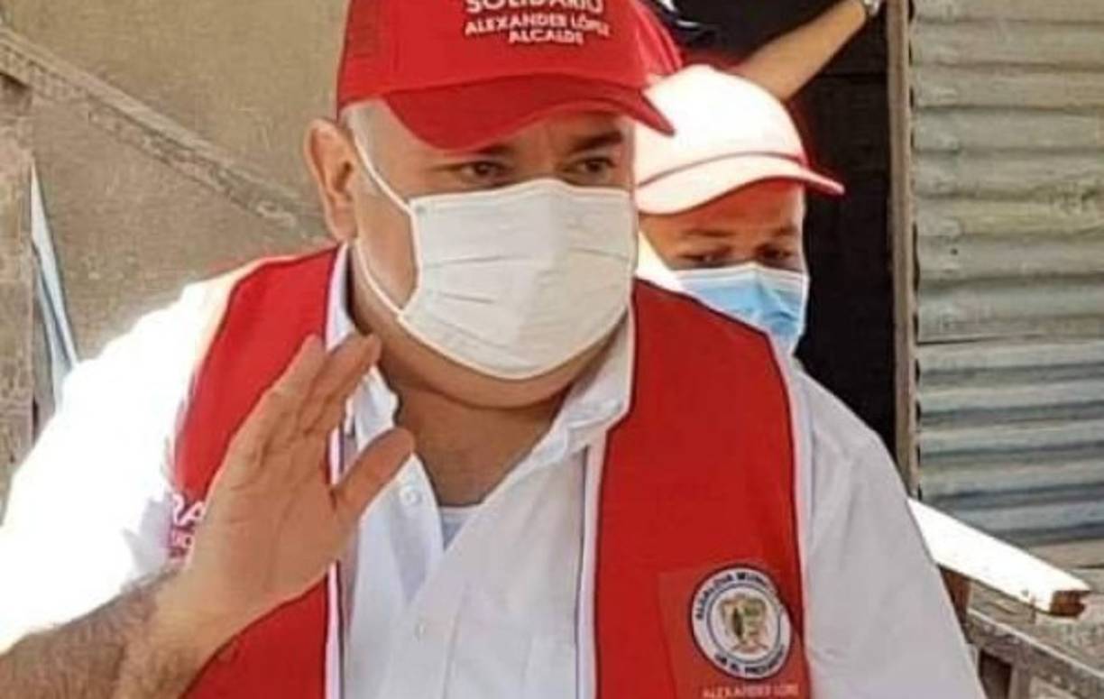 El abogado Alexander López Orellana es el actual alcalde del municipio de El Progreso, Yoro, y busca su quinto período de gobierno. “Busco la cuarta reelección para continuar con las etapas de modernidad vial de la ciudad y seguir desarrollando nuestro municipio en todas sus áreas”.