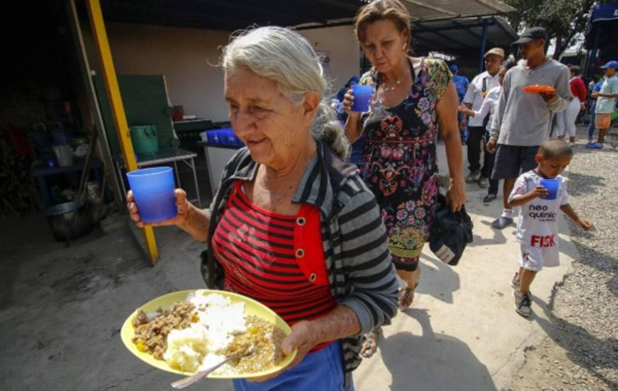 Aunque Maduro niega tanto el éxodo como la crisis humanitaria, la ONU calcula que 2,3 millones de venezolanos migraron desde 2015, lo que representa cerca del 8% de la población del país petrolero.