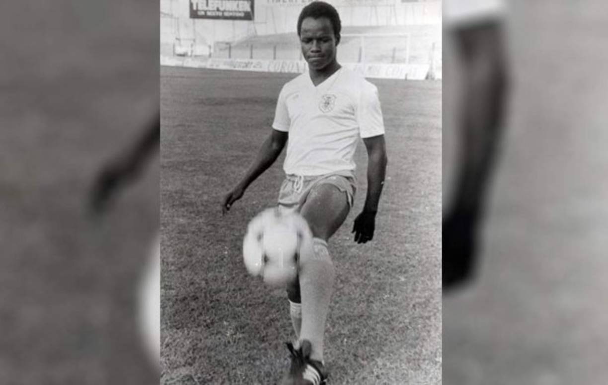 Gilberto Yearwood - Tenía elegancia, liderazgo y calidad dentro del terreno de juego. Jugó en Honduras con Real España, Motagua y Olimpia. También hizo su carrera en España en clubes como Elche, Valladolid, Tenerife y Celta de Vigo.