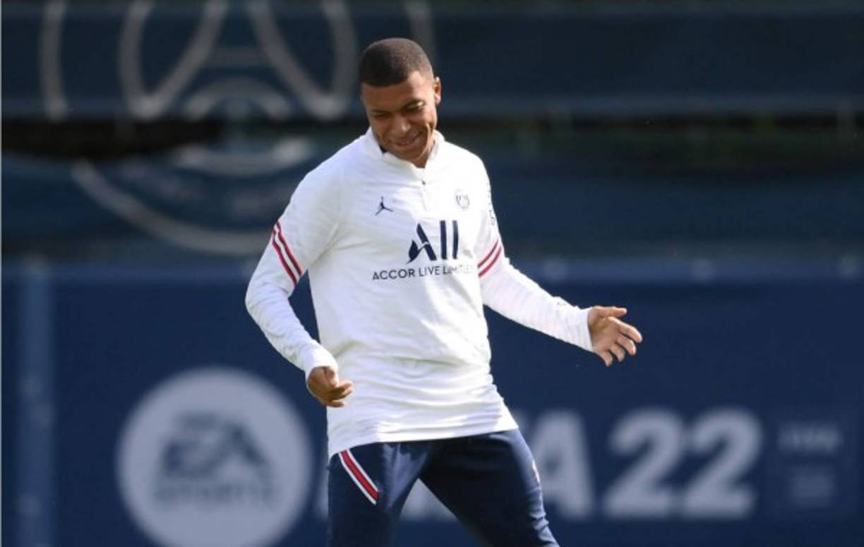 El delantero francés se mostró muy sonriente en la práctica... ¿entrenamiento de despedida?