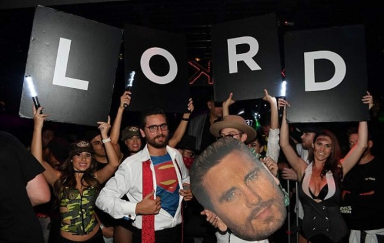 Scott Disick de Superman.