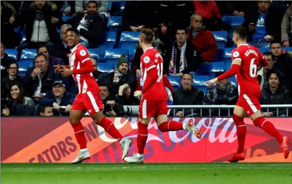 Antony 'Choco' Lozano corre celebrando su gol contra el Real Madrid.