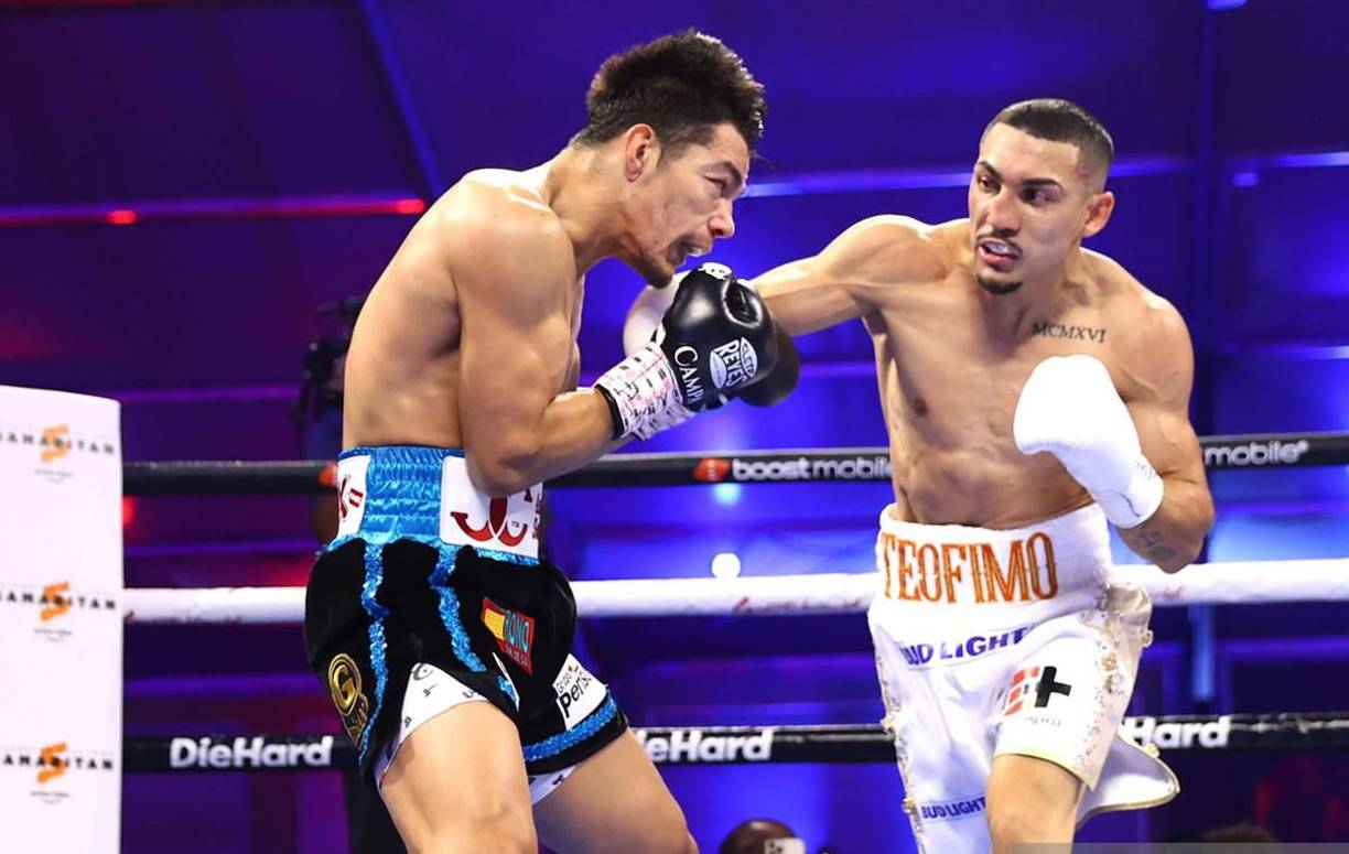 Teófimo López salió al ring como un león en los primeros rounds y lastimó con fuerza a su rival.