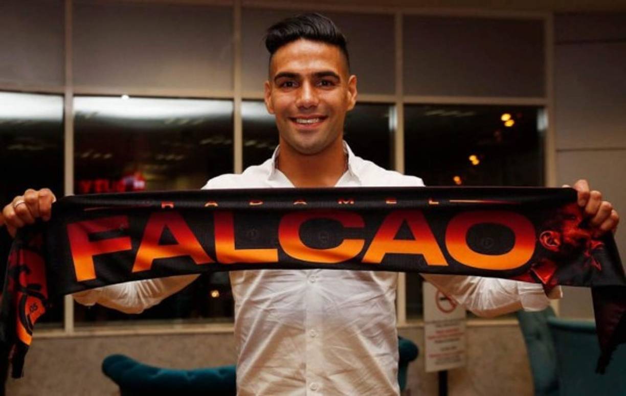 <br/>Radamel Falcao: El Galatasaray, uno de los clubes más exitosos de Turquía, confirmó el fichaje por tres temporadas del delantero colombiano, llega procedente del Mónaco de Francia.