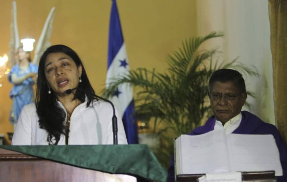 'A todas las personas de Honduras les ruego que cesemos esa incitación al odio', dijo Julissa Aguilar, esposa del abogado Eduardo Montes.
