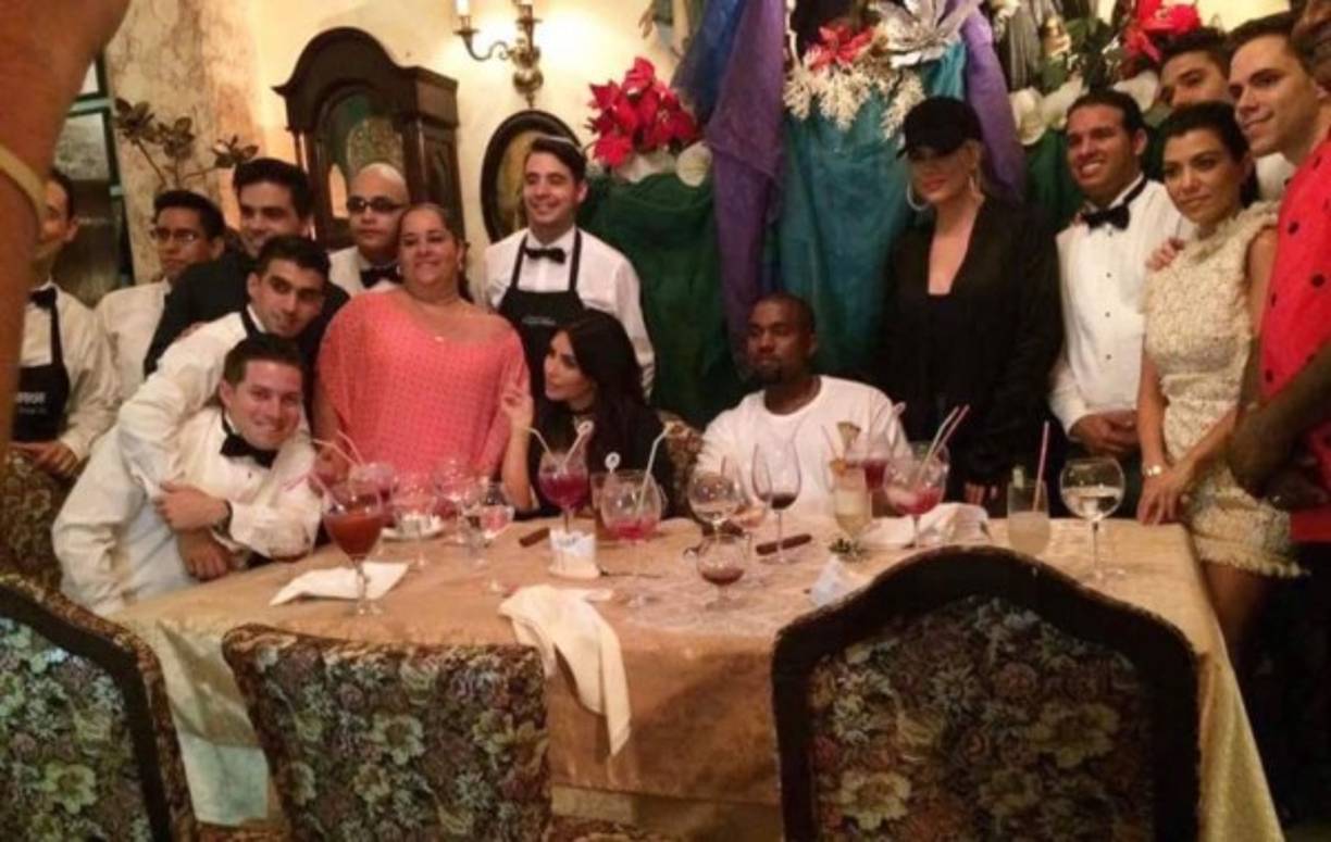 Los meseros no dejaron de disfrutar su paseo por la isla.