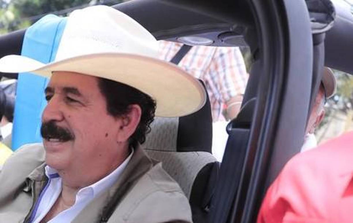 Finalmente, el exgobernante recodó que “cayó la cabeza de la dictadura, los imperialistas se llevaron la cabeza del cartel y el cartel sigue en Honduras. El modelo privatizador neoliberal sigue montado en Honduras, hay un modelo de explotación en el país, por tanto los enemigos de Honduras todavía están en el país”. 